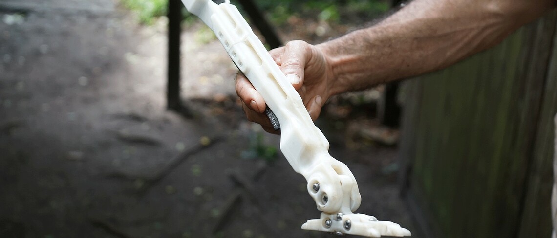 Die Prothese aus dem 3D-Drucker für Söckchen. ©Dederichs Reinecke & Partner